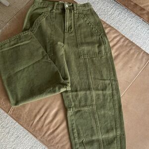 Universal Thread Men's Cargo Pants in Forest Green